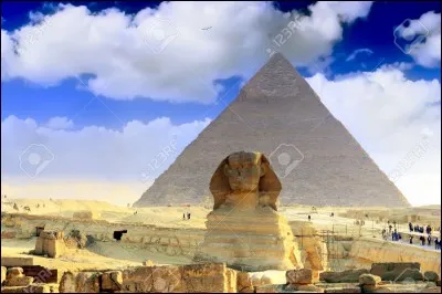 Quel pharaon a fait construire la plus grande pyramide ?