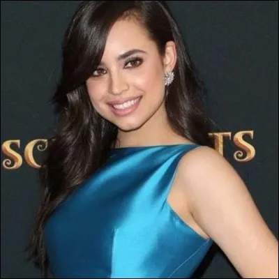 Je suis une fille populaire qui apparaît dans la saison 1 de "Soy Luna". Qui suis-je ?