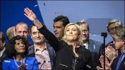 La base agite le congrès : des tensions sont perceptibles au Front nationale.