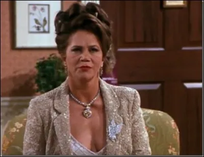 Dans "Friends", le père de ... est un travesti.