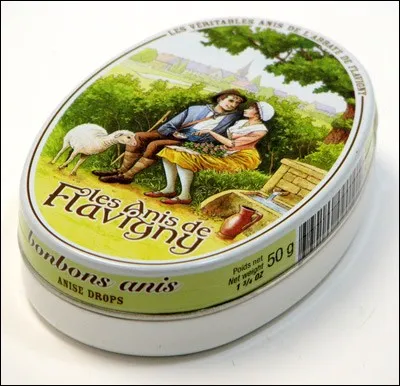 Quel est ce petit bonbon rond et blanc, fabriqué depuis 719 par des moines ?