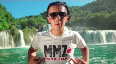 Dans quelle musique Lazer commence-t-il par : "C'est quoi les bails ?"