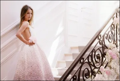 De quelle grande marque de parfum est-elle l'égérie ?