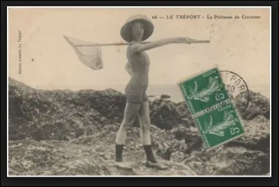 Une carte postale de 1910 atteste du passage de Musidora en Normandie au Tréport. 
Quel rôle a-t-elle voulu mettre en avant lors de cette prise de vue ?