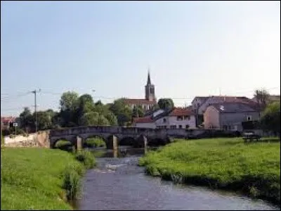 Notre balade prend fin dans les Vosges, à Vaxoncourt. Nous sommes en région ...