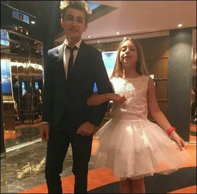 Où Esteban et Gloria sont-ils partis en vacances cette année ?