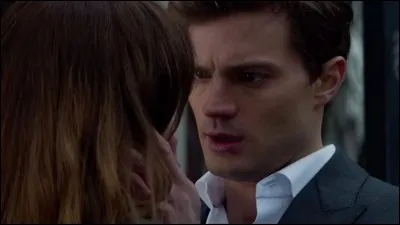 Lors du rendez-vous d'affaire, que promet Christian à Ana ?