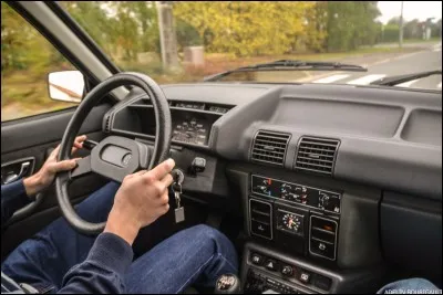 De quelle voiture Est-ce le tableau de bord ?