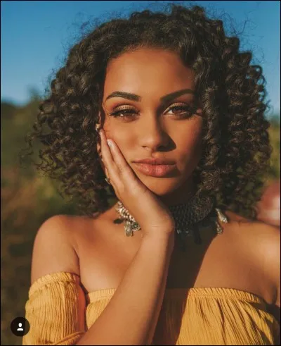 Quel est le nom de sa copine ?