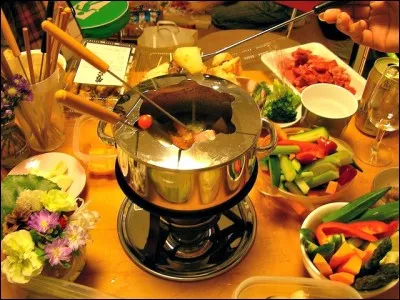 Quel aliment plongez-vous dans l'huile lors d'une fondue bourguignonne ?