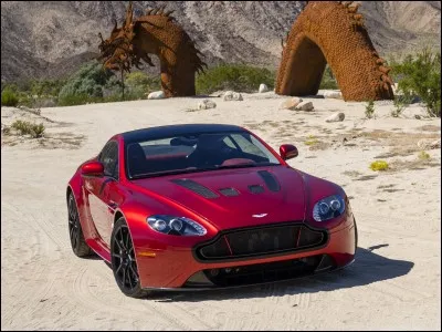 Quelle est l'appellation pour ce modèle Aston Martin V12 ?