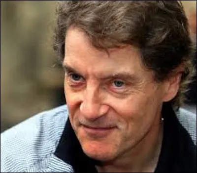 Quel mois d'automne a été chanté par Francis Cabrel ?