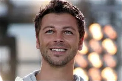 Christophe Maé chante lui aussi ''L'Automne'' . Quelle comédie musicale lui a permis de se faire connaître ?