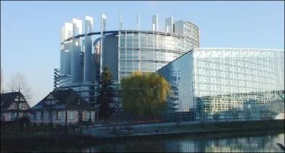 L'une de ces villes n'est pas le siège d'une institution majeure de l'U.E. (photo : le parlement européen)