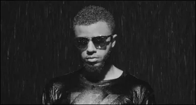 Complétez les paroles du refrain : 
"Quelques minutes peuvent bousculer ta life, te faire mal, aï-aïe
En quelques minutes les menottes, rendez-vous ... , aï-aïe
Fais vite, fais vite, fais vite avant que aï-aïe