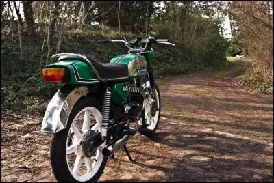 Combien de cylindres pour cette belle m&eacute;canique ?Z&uuml;ndapp KS 50 de 1975
