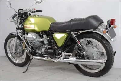 Combien de cylindres pour cette belle m&eacute;canique ?Moto Guzzi v7 Sport