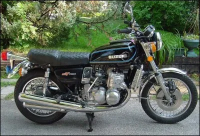 Combien de cylindres pour cette belle m&eacute;canique ?Suzuki GT 750 WaterCooled