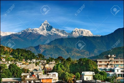 Sortons des États-Unis pour nous rendre au Népal. De quelle ville peut-on avoir cette vue magnifique ?