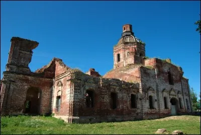 Dans quel pays se trouve ce beau village nomm&eacute; Viatskoy&eacute; ?