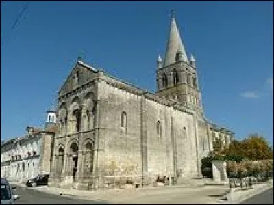 Ville de l'aire urbaine Angoumoisine, en Nouvelle-Aquitaine, Roullet-Saint-Estèphe se situe dans le département ...