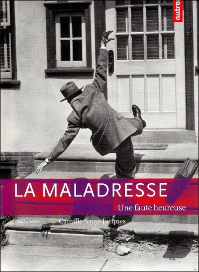 J'ai un ami tellement maladroit que je suis obligé de le tenir, même en marchant dans la rue, il a une fâcheuse tendance à ...