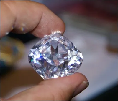 Combien de carats pèse le diamant le plus gros du monde ?