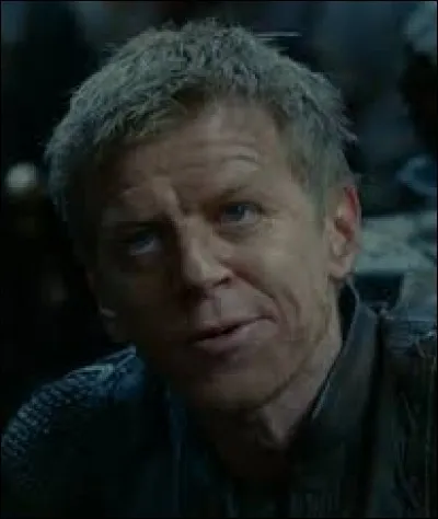 Quelles questions le Titilleur pose-t-il aux prisonniers avant de les torturer à Harrenhal ?