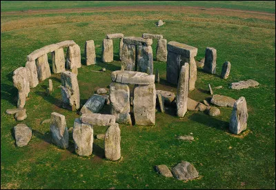 Où se situe Stonehenge ?