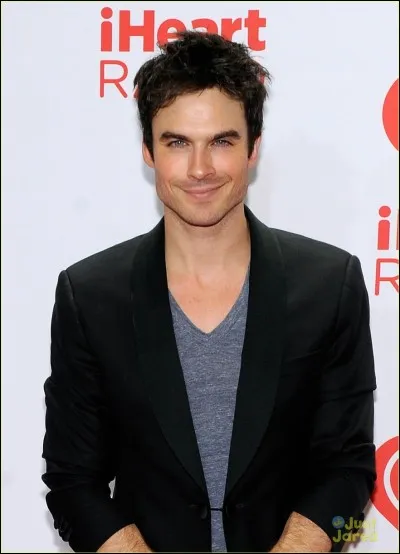 Dans quelle série joue-t-il ?