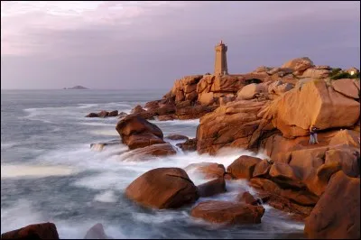Comment se nomme cette côte au nord de la Bretagne ?