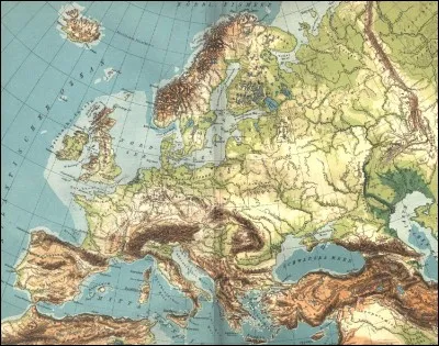 Quel pays possède le point le plus au nord de l'Europe, en excluant la Russie et le Groenland ?