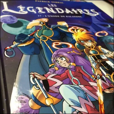 Qui est-ce ? (celle aux cheveux violets )