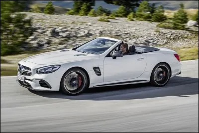 Quelle est cette marque de voiture ?