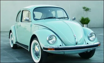 Quelle est cette marque de voiture ?