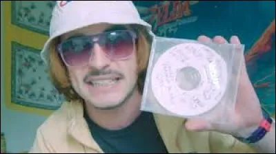 Dans quel groupe était-il avant de devenir Lorenzo ?