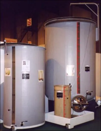 Comment s'appellent ces sortes de conteneurs pour stocker le vin ?