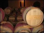 Comment s'appellent ces sortes de conteneurs traditionnels pour stocker le vin ?