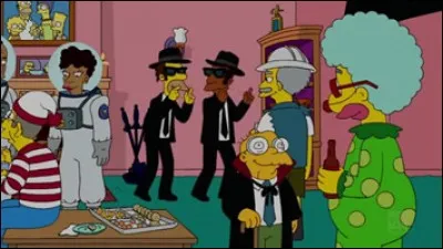 En qui Lenny et Carl sont-ils déguisés pour ce "Simpson Horrow Show XX" ?