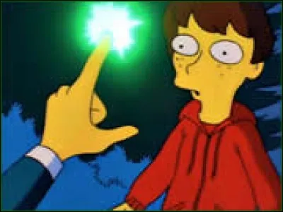 À qui appartient ce doigt qui s'illumine façon E.T. ?