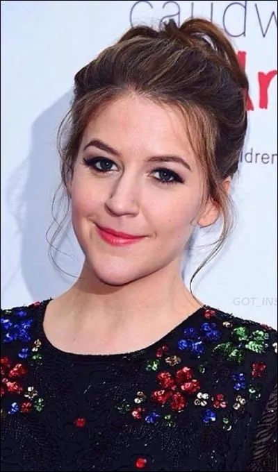 Dans quelle série joue-t-elle ?