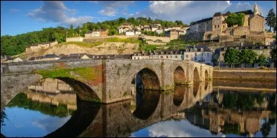 Elle n'est pas de notre coin.