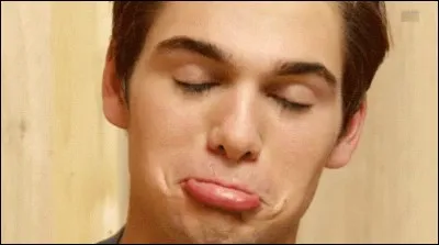 Pour sauver ton ami, tu dois t'enfoncer dans des caves sombres...