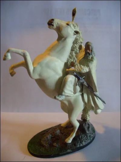 Dans la saga "Le Seigneur des Anneaux", comment s'appelle le cheval de Gandalf le Gris ?