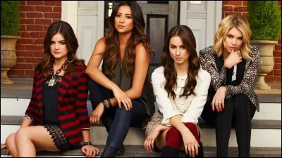 Qui a cassé la chambre qu'Emily avait préparée pour le bébé d'Alison et mis du faux sang partout ?