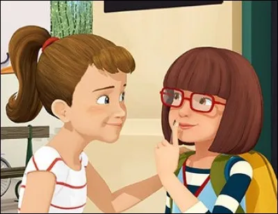 Comment se prénomme celle qui porte des lunettes rouges ?