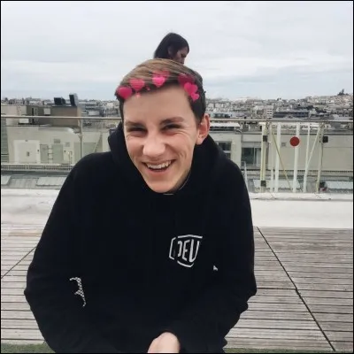 Combien de vues porte sa vid&eacute;o la plus populaire ?