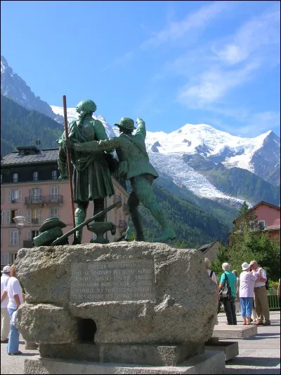 Le triangle des Bermudes est connu. Celui qui lie les trois nations au tour du Mont Blanc l'est moins. Comment le nomme-t-on ?