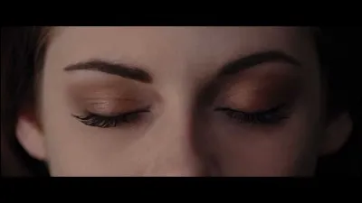 Pourquoi Bella a-t-elle été transformée ?