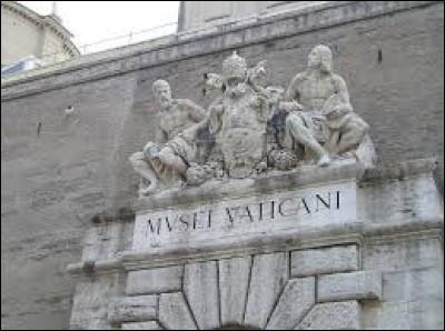 Quelle langue morte est une des langues officielles du Vatican ?